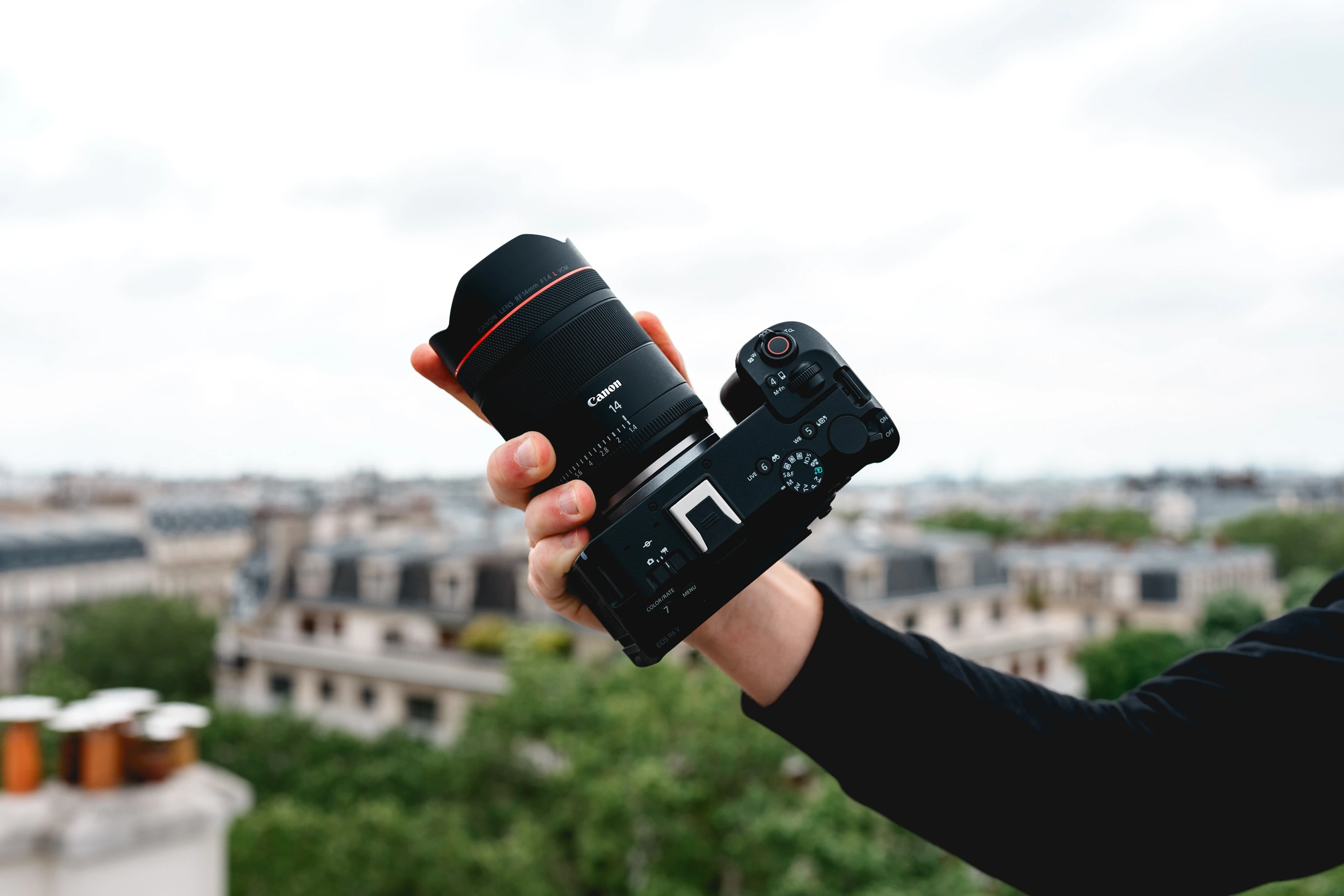 Canon EOS R6 V — toits de Paris